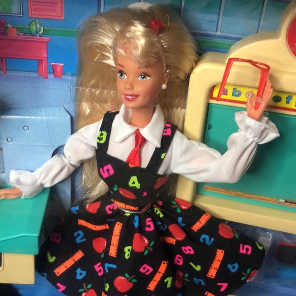 Vintage Teacher Barbie Doll Set w/2 Students #13914-1995 - Box Damage - Picture 2 of 12